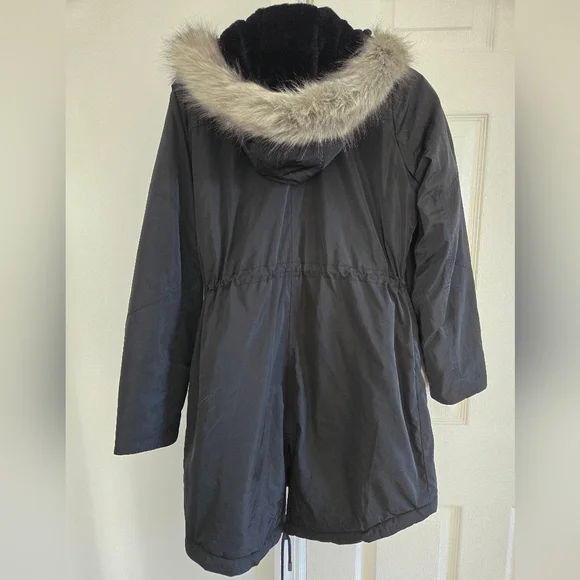 Mossimo Women's Black Parka Coat with Faux Fur Trim Size Small - Picture 5 of 8